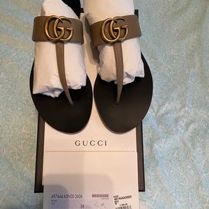 GUCCI Flat Marmont Leather Thong double G